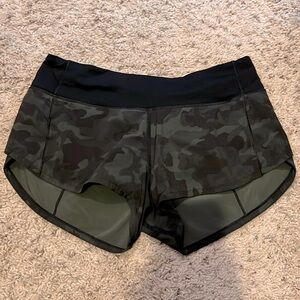 LULULEMON SPEED UP SHORTS Camo